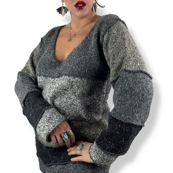 90's wool blend oversized deep v-neck sweater by IDI BY MATHEW H - Picture 1 of 16